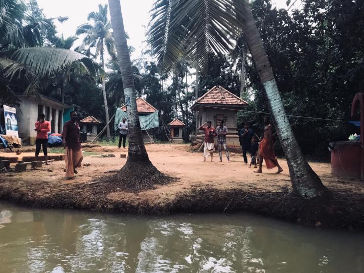 île sacrée dans les backwaters